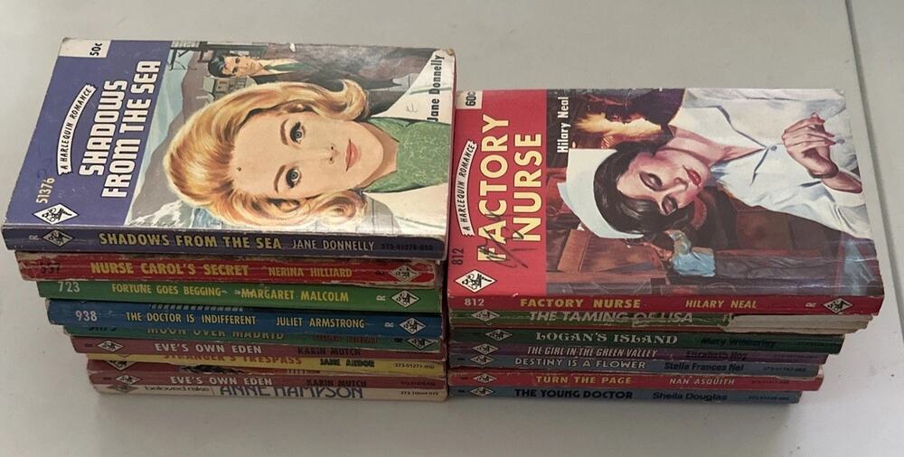 Lot of 17 Vintage Harlequin Romance Books 1970's Red Edge PB Some Under #1000